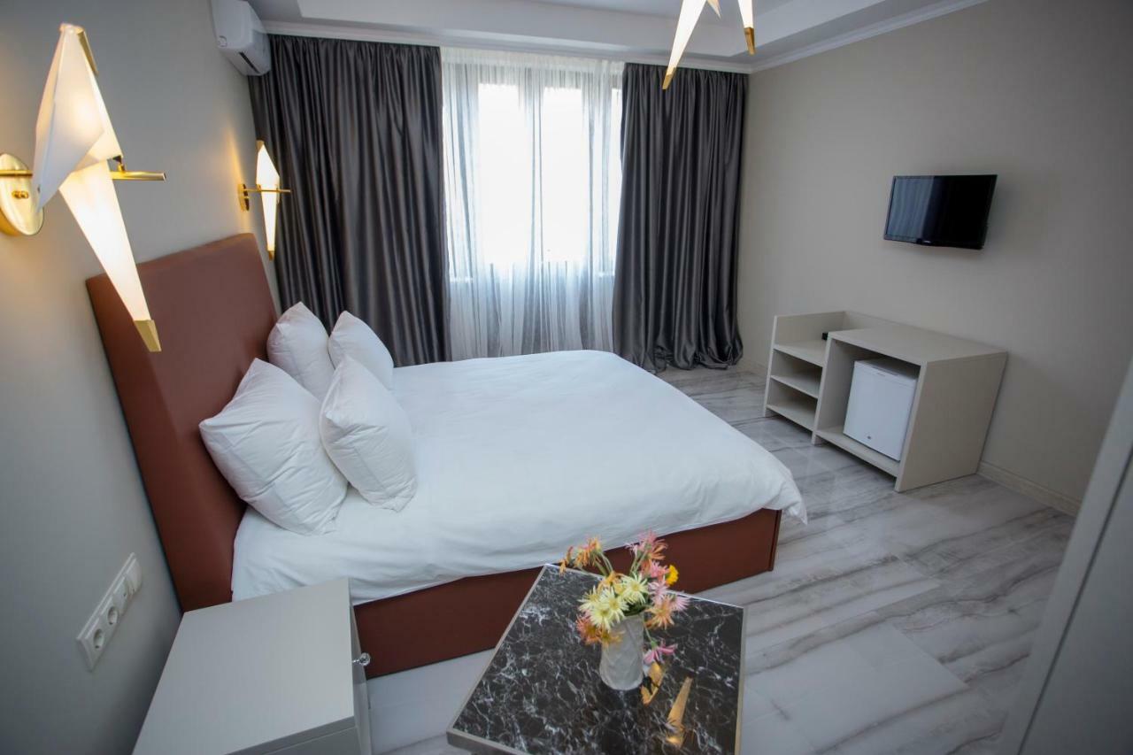 Downtown Hotel Batumi Ngoại thất bức ảnh